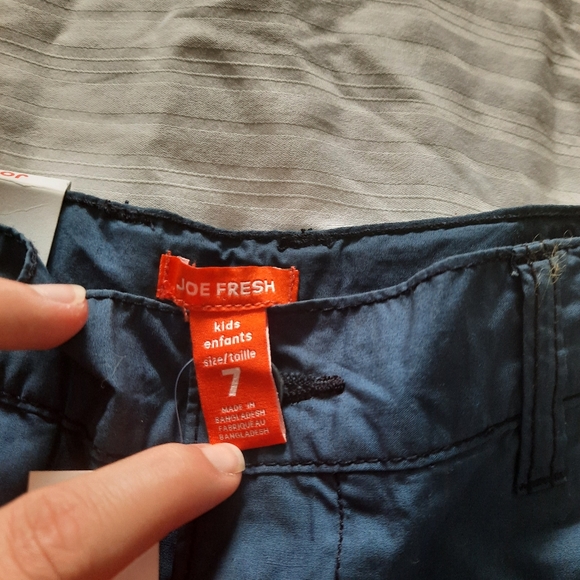 BNWT Joe Fresh kids shorts sz 7 tan & navy blue - Picture 7 of 8